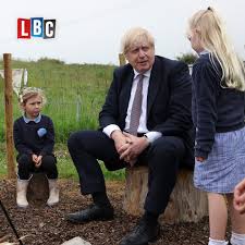Boris johnson and his fiancee carrie symonds have announced the birth of their first child together. Lbc Boris Johnson Met School Children Ahead Of The First Facebook
