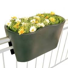 Amenager Ma Maison Votre Specialiste Terrasse Et Jardin Idees Jardin Terrasse Jardin Fleurs Artificielles