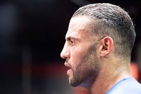 Titel, Trauer, Turbulenzen