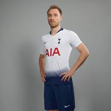 Tottenhem Predstavil Formu Na Sezon 2018 19 Futbol Sports Ru