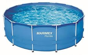epingle sur piscine de jardin