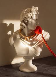 Heristoria ouvre son site de biens rares emblématiques du patrimoine des  maisons LVMH.