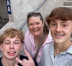 Rose Dudley (@rosekd64) • Instagram photos and videos