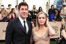 Emily blunt is mary poppins, meryl streep is cousin topsy, pixie davies is annabel banks and emily blunt has been wearing some fairly unbelievable material on the promo tour of her new movie. Emily Blunt Papakinder