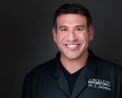 📸 Just wrapped an awesome headshot session with Dr. Tyler Larkin owner of  @central_dental_az — bringing professional polish to the dental world one  photo at a time! 😁✨ Now offering 10 professional