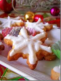 Bredele Biscuits De Noel Decores Flocons De Neige Recette Recette Sables De Noel Biscuit De Noel Biscuits De Noel Decores