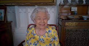 Queen Elizabeth Attends Virtual Portrait Unveiling I M Glad I Ve Had The Chance To See It Queen Elizabeth Her Majesty The Queen Queen