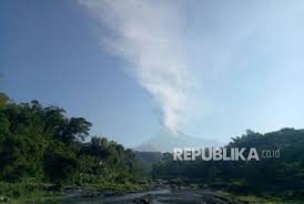 🗻 status siaga (level iii) 📱 share info merapi terkini #merapiupdate ⛔ pendakian merapi masih ditutup ❎ jangan percaya hoax dan berita nggak jelas. Bpptkg Perilaku Merapi Hampir Sama Pascaletusan 1872 Republika Online