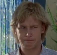 I hate how Rikki and Cleo replaced their original lockets for the crystals  in season three. It was the only thing they had left...