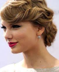 Che quando sciogliete lo chignon vi . Hairdo Trends The Chignon Takes It All Kinda 3d Swimwear