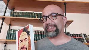 O viață mucalită de Colț Daniel