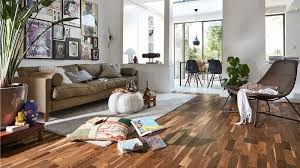 Das sollte unbedingt beachtet werden, bevor sie auf die idee kommen, den vinylboden auf dem teppich zu verlegen. Vor Und Nachteile Von Teppich Vinyl Und Co So Findet Man Den Passenden Bodenbelag