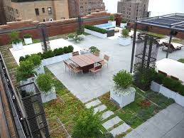 Солнечный участок и сад среднего. 17 Roof Garden Communal Spaces Ideas Roof Garden Terrace Design Rooftop Design
