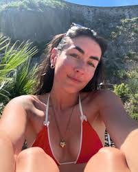 Kim Menard's Instagram, Twitter & Facebook