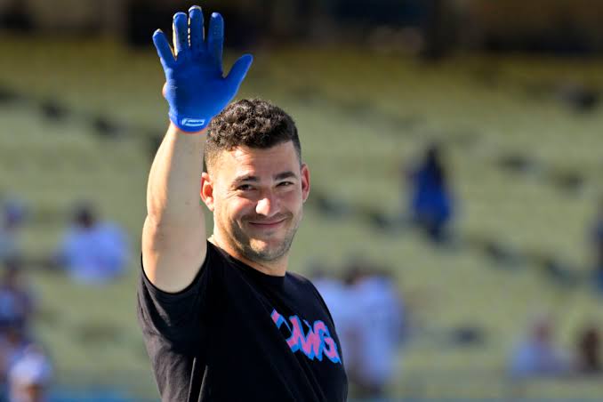 Padres Sign Jose Iglesias to $3M Minor League Deal After ...