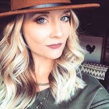 Kelsey Ash's Instagram, Twitter & Facebook