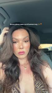 Glazed like a donut #summermakeup #glowyskin #brunette
