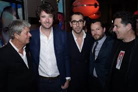 The musical couple looked just like regular travellers in the casual clothes they wore as they arrived in paris. Toilet Paper Launch Cocktail Issue 8 En Say Who