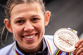 Alessandra Keller gewinnt Bronze im Cross-Country