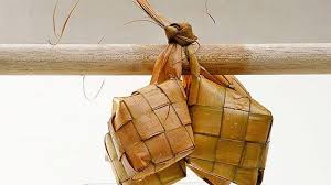 Selain proses memasak ketupat, bungkus ketupat yang anda gunakan harus diperhatikan. Cara Membuat Ketupat Yang Pulen Untuk Pemula Ini Cara Merebus Agar Matang Sempurna Tribunnews Com Mobile