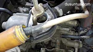 Skrup pertama untuk menyetel udara dan yang ketika menutup skrup angin, pastikan mesin terus dalam keadaan menyala, apabila mesin mati sebelum saluran tertutup. 4g15 Carburetor Vacuum Hose Youtube