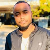 Justin Linton's Instagram, Twitter & Facebook