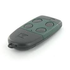 Les télécommandes de marque cardin sont dotées d'une technologie sophistiquée et pointue afin de répondre parfaitement à vos besoins. Telecommande Cardin 433 92 Mhz 4 Canaux S449 Qz4 Achat Vente Telecommande Domotique Telecommande Cardin Cdiscount