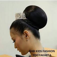 Serta ditambahkan sasakan sunggar di dekat telinga agar pengantin . Sanggul Bcl Cepol Paes Ageng Shopee Indonesia