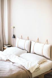 leather straps with pillows headboard sfgirlbybay slaapkamerinterieur thuisdecoratie bed zonder hoofdeinde