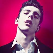 Elia Estrada's Instagram, Twitter & Facebook