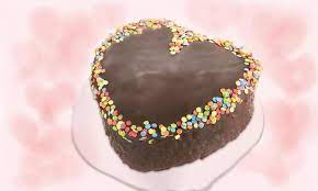 ein schokoladiger kuchen zum verschenken am muttertag oder valentinstag herzkuchen kleine kuchen rezepte kleiner geburtstagskuchen