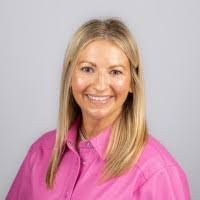 Julie Gore's Instagram, Twitter & Facebook