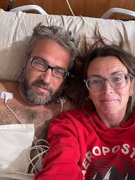 How do I connect to the radio station?