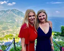 Zatímco v česku by si pětapadesátiletá martina formanová na vakcínu proti koronaviru musela ještě počkat, v usa už má za sebou kompletní očkování oběma. Martina Forman Photos Facebook