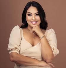 Influencer de belleza muere tras someterse a bariátrica - Primera Hora