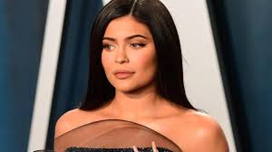 Weshalb kylie jenner sich ungeschminkt zeigt? Kylie Jenner Doch Keine Milliardarin Zoff Mit F Kylie Jenner Shotoe