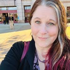 Diana Foreman's Instagram, Twitter & Facebook