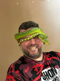 What are the steps to sign up for a vendor account?