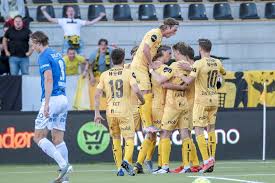 Likevel tror jeg at gultrøyene fra bodø skal få det for tøft med å forsvare seriegullet. Fotball Bodo Glimt Se Direkte Bodo Glimt Spiller Om Flere Titalls Europa Millioner