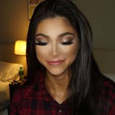 Glam Girl Carolyn‎