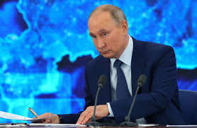 On the call with putin, bolsonaro emphasized that it was necessary for russia to open up to imports from more brazilian meatpacking plants, the presidential office's statement said. Em Mensagem De Fim De Ano Putin Cumprimenta Bolsonaro E Biden Noticias R7 Internacional