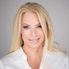 Heather Perreault's Instagram, Twitter & Facebook