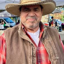 🌟Celebrating 25 years at Oakland's Grand Lake Farmer's Market!  🎉@aginstituteofmarin sharing a joyful quarter-century of market memories.  Many thanks to farmer Javier Ledesma @ledesma_farm19 for growing and  sharing over 100 different fruits