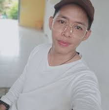 Stand-up comedian Ken Flores died