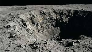 NASA descobre cratera gigante recém-formada na Lua: cientistas dizem que um impacto desse porte ocorre apenas 1 vez a cada 100 anos