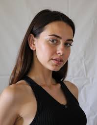 Mia (Fashion Land) - 🟡 FLUX | Flux LoRA | Civitai