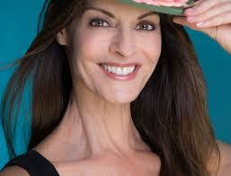 Alisa Riggs's Instagram, Twitter & Facebook