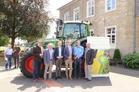 Durch ihre späte aber lange blühphase (juli bis september) bietet sie vielen blütenbesuchern eine. Haus Dusse Neuer Pflanzenoltraktor Im Praxiseinsatz Biokraftstoffe