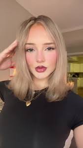 Makeup Short Blonde Hair