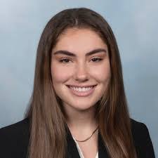 Lindsay Batten's Instagram, Twitter & Facebook